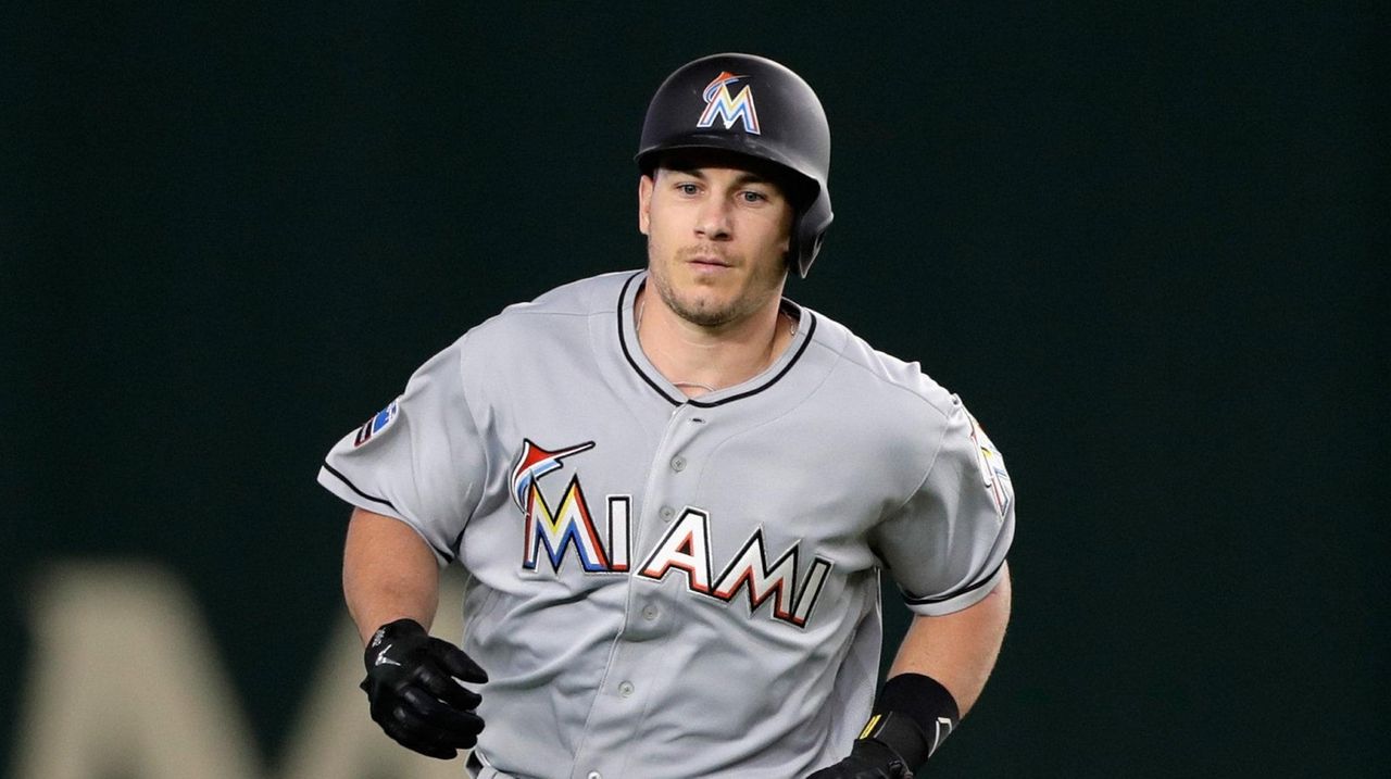 Ranking Realmuto's remaining suitors by fit