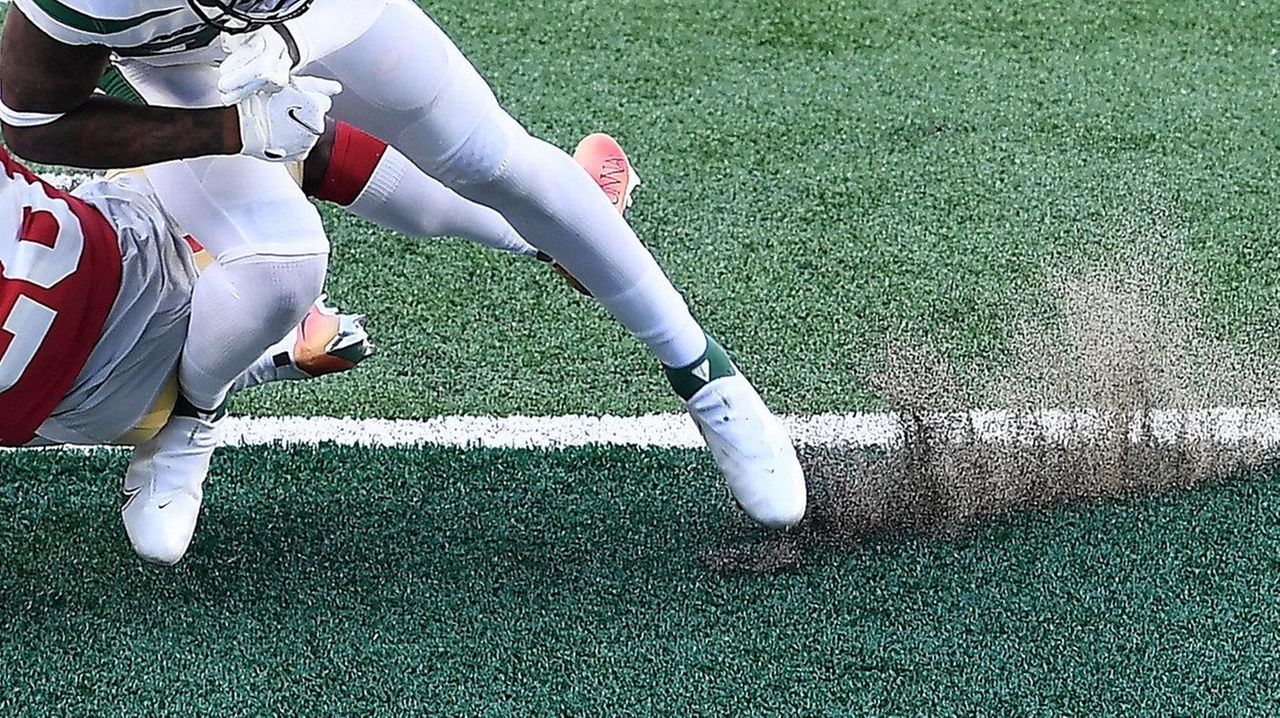 Giants, Jets have installed new turf at MetLife Stadium