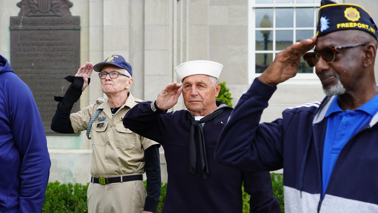 Memorial Day parades and ceremonies on Long Island - Vimarsana News