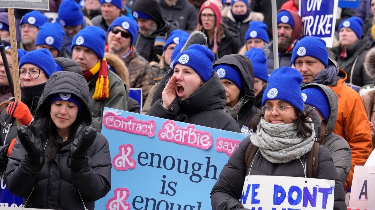 Number of American workers hitting the picket lines more than doubled last year as unions flexed - Vimarsana News