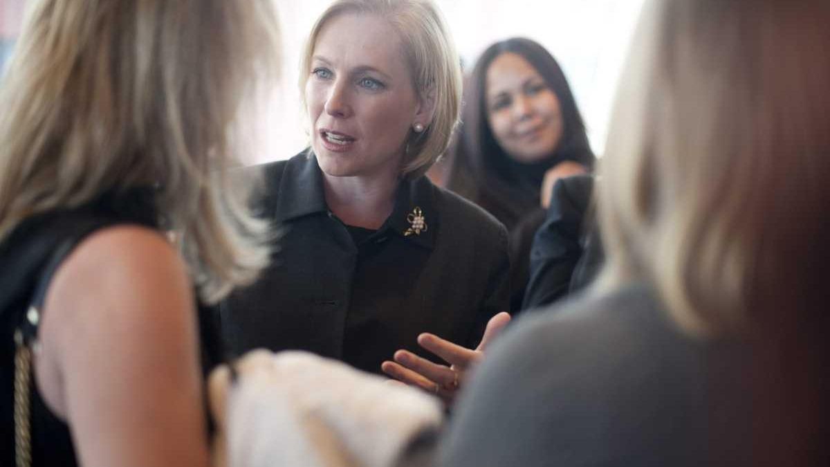 State mentoring effort targets young women - Newsday