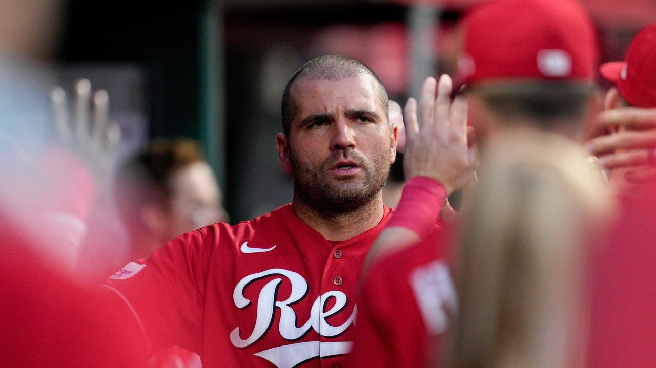 Joey Votto placed on the 10-day injured list by Reds with shoulder ...