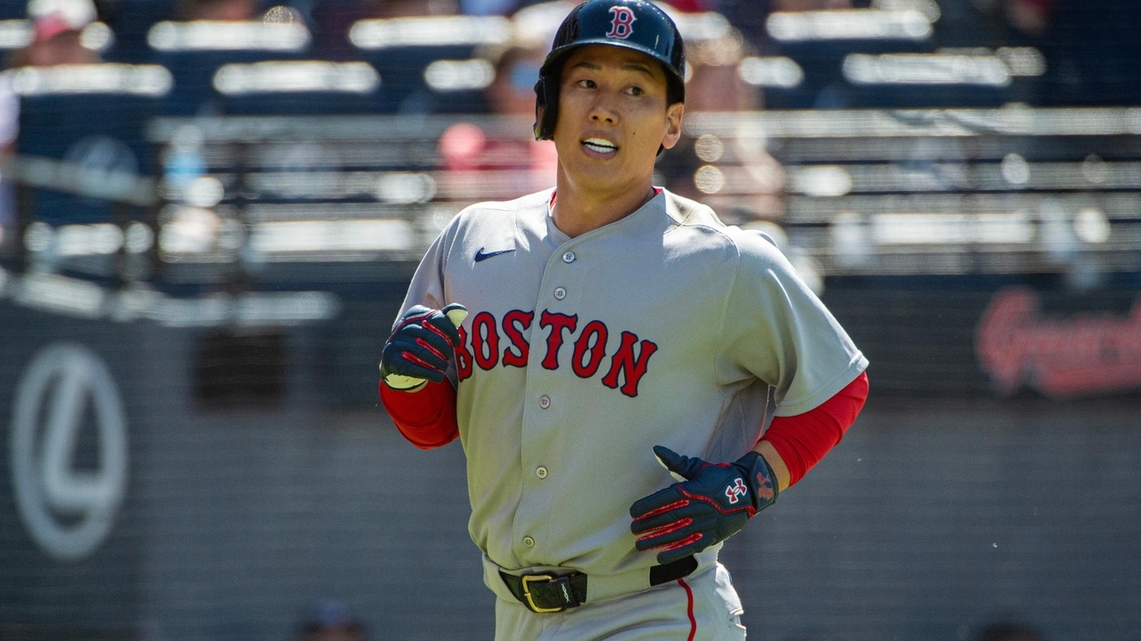 Red Sox break through with 6 runs in the 7th to defeat Guardians 9-4 ...