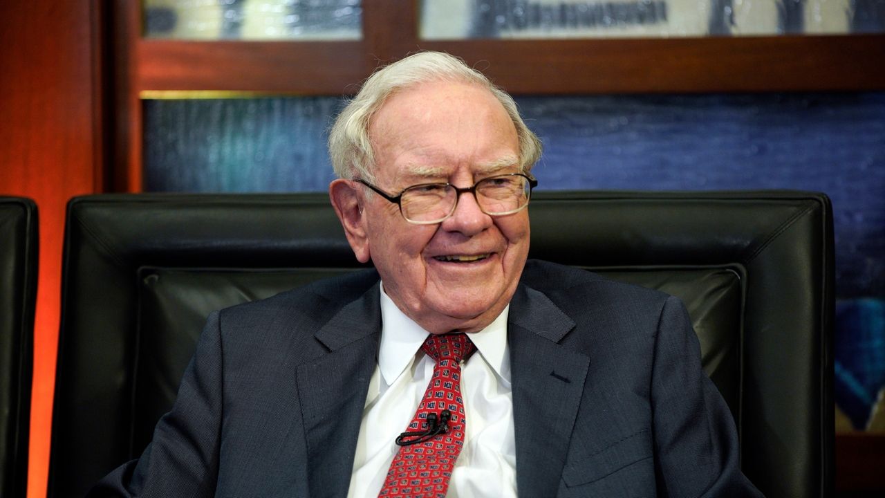 Warren Buffett's Firm Raises Stakes In Japanese Trading Houses As ...