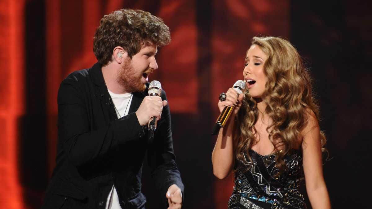 Casey Abrams and Haley Reinhart no Sonny and Cher on 'American Idol