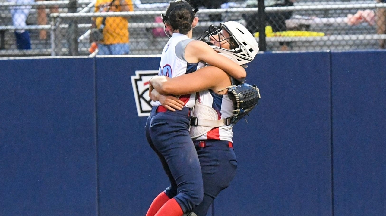 Massapequa International softball uses fifth inning to reach Mid-Atlantic Region semis