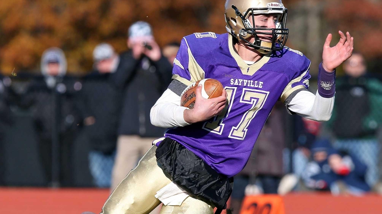 Sayville football moves into No. 1 spot in Big 10 Newsday