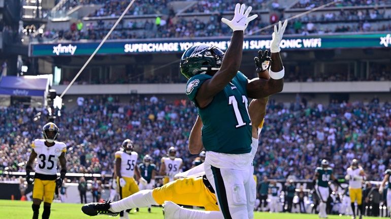 Eagles beat Steelers as A.J. Brown, Jalen Hurts combine for three TDs