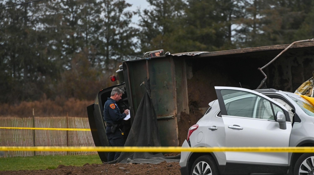 SUV driver killed in crash with cesspool dump truck in Riverhead ...