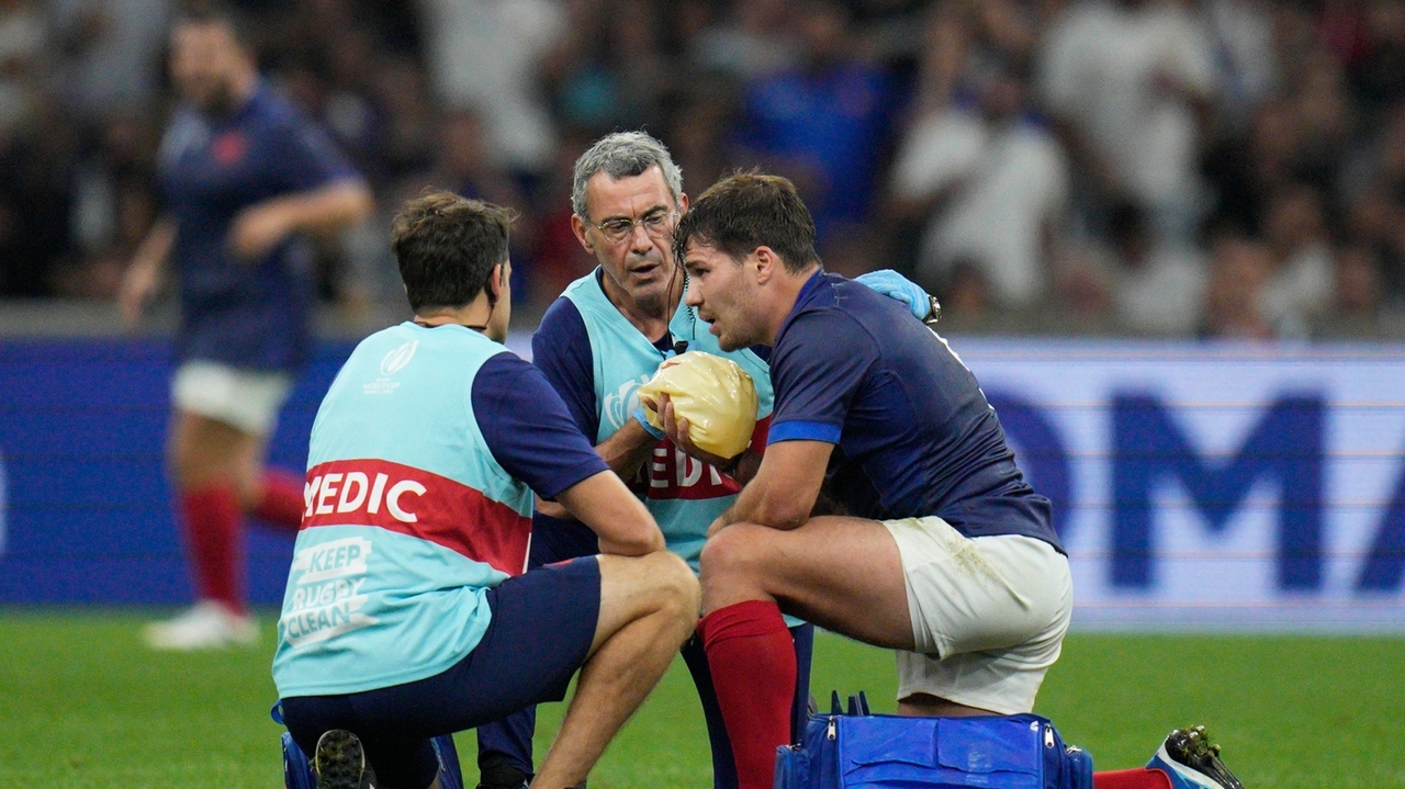 France's injured Dupont 'doing as well as possible' post-op at Rugby ...