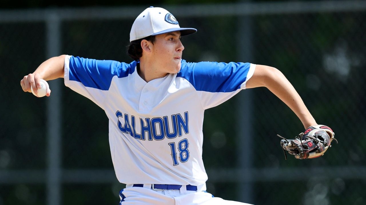 Calhoun handles adversity against Division, wins Game 3 of Nassau