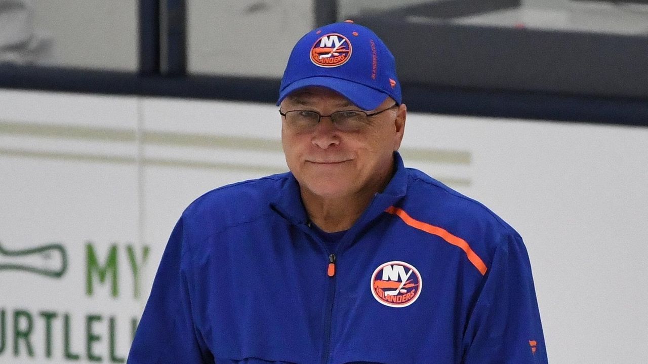 Barry Trotz Likes How Islanders Are Coming Together On Offense And ...