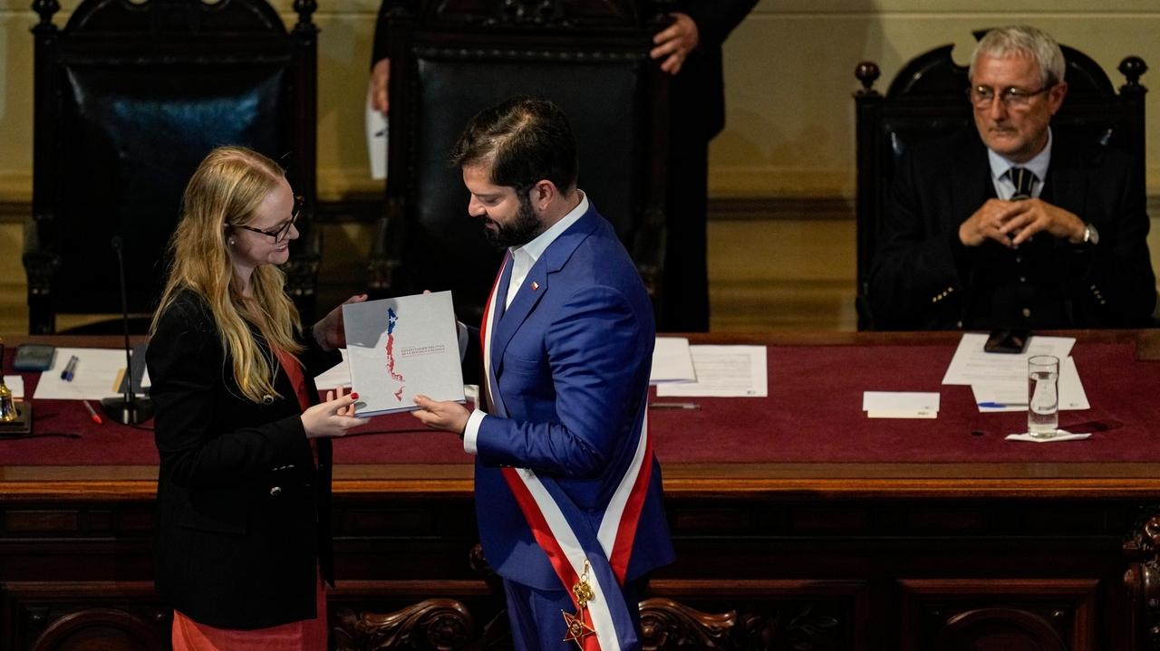 Chile president calls for referendum on new constitution proposal drafted by conservative councilors - Vimarsana News