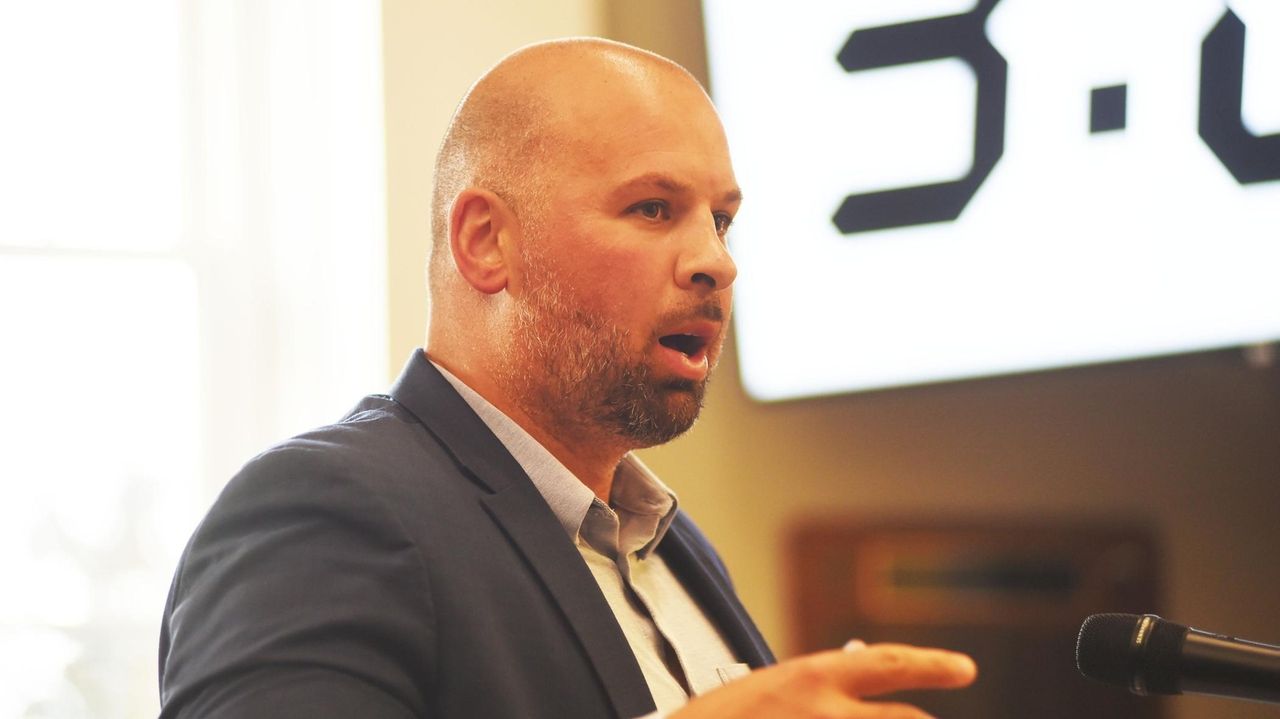 Oakdale apartment complex proposal pending as opponents cite traffic