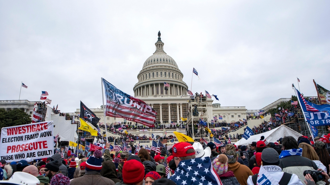 Man who took photo from Pelosi's office is sentenced to over 4 years for Capitol riot role - Vimarsana News