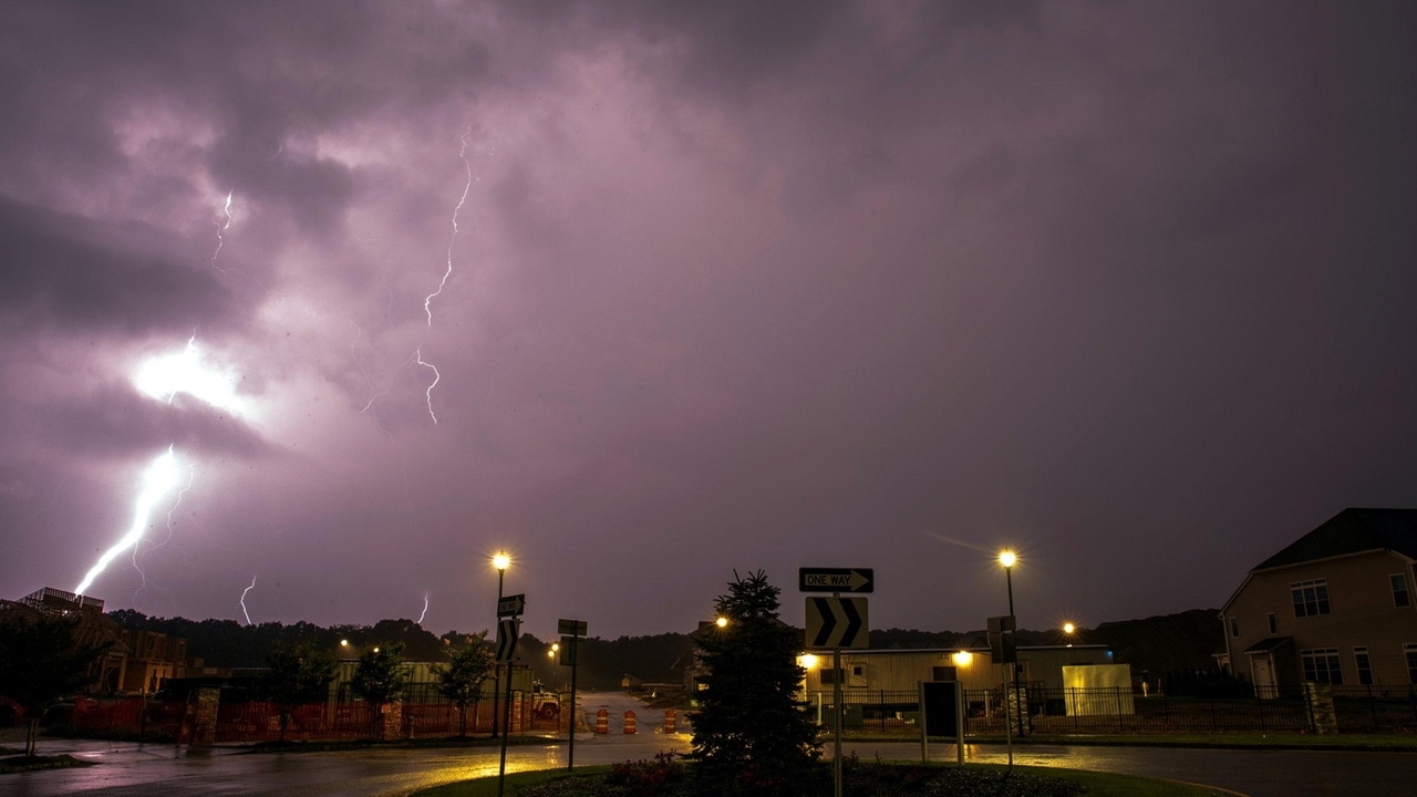 Overnight storm leaves thousands without power on Long Island, officials say - Vimarsana News