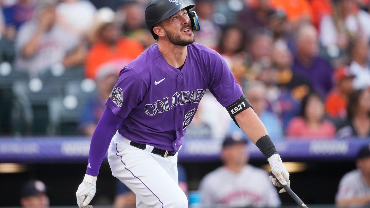 First look at Kris Bryant in the purple - Colorado Rockies