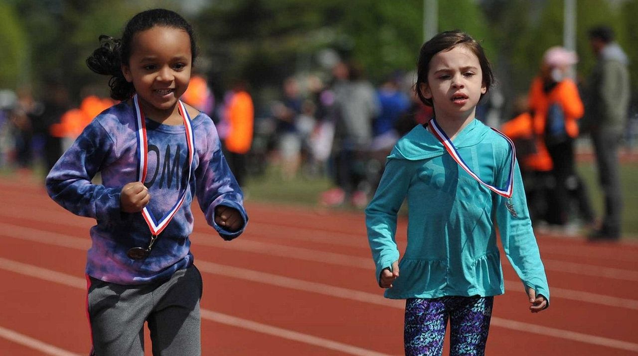 Long Island Marathon 2016 steps off with Kids Fun Run Newsday