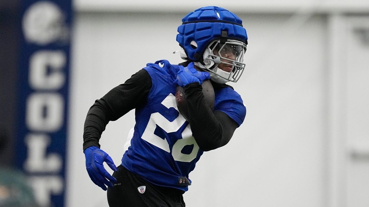 Jonathan Taylor set to dominate in 2019 - Ninety-Nine Yards: American  Football