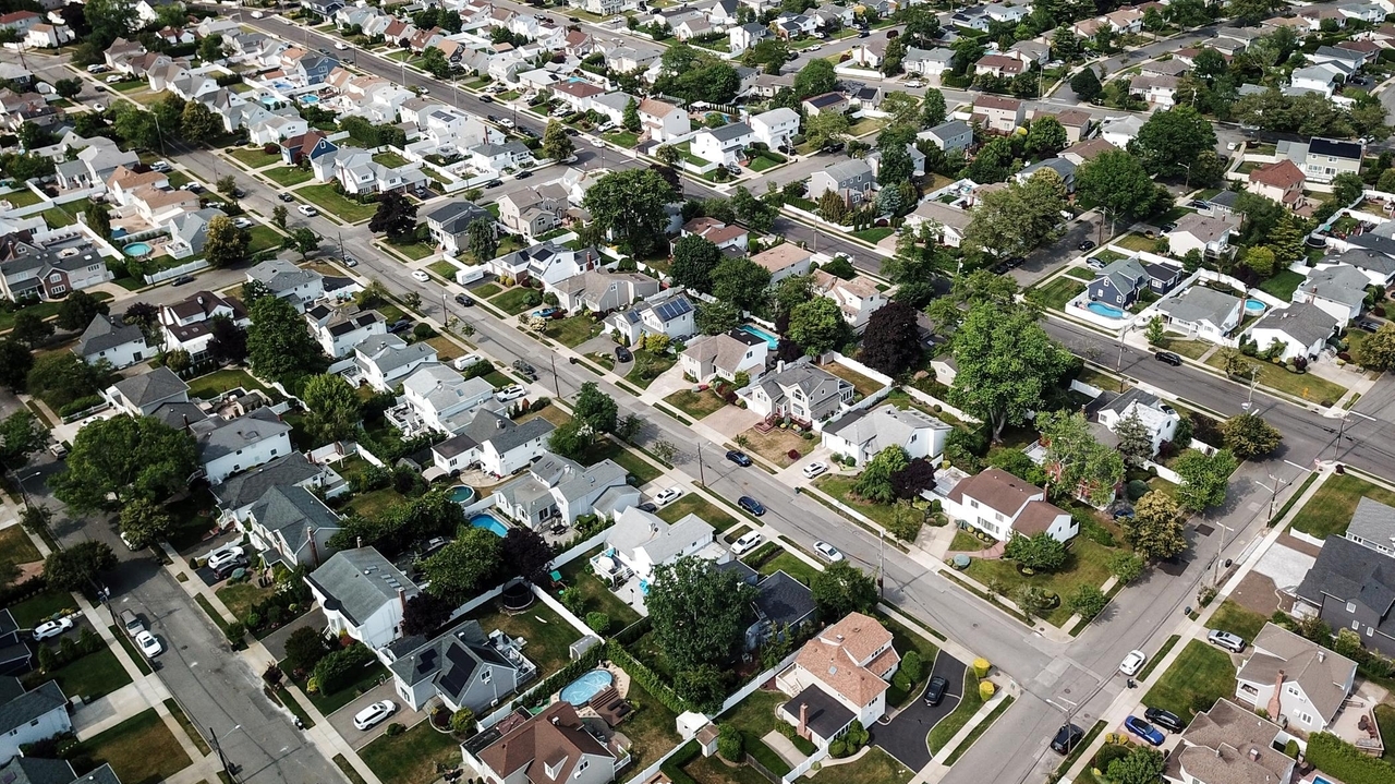 Rising Long Island home prices: Nassau hits $835,000, Suffolk $700,000
