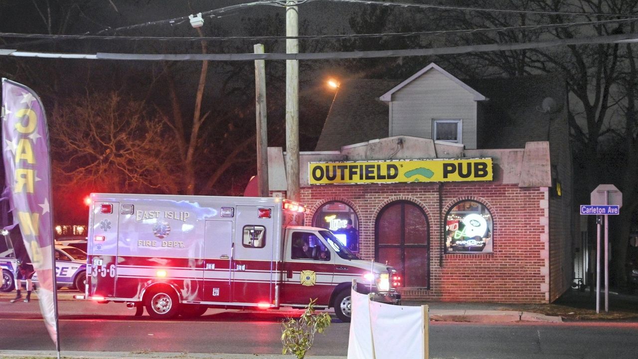 Cops Bystander shot in East Islip bar altercation Newsday