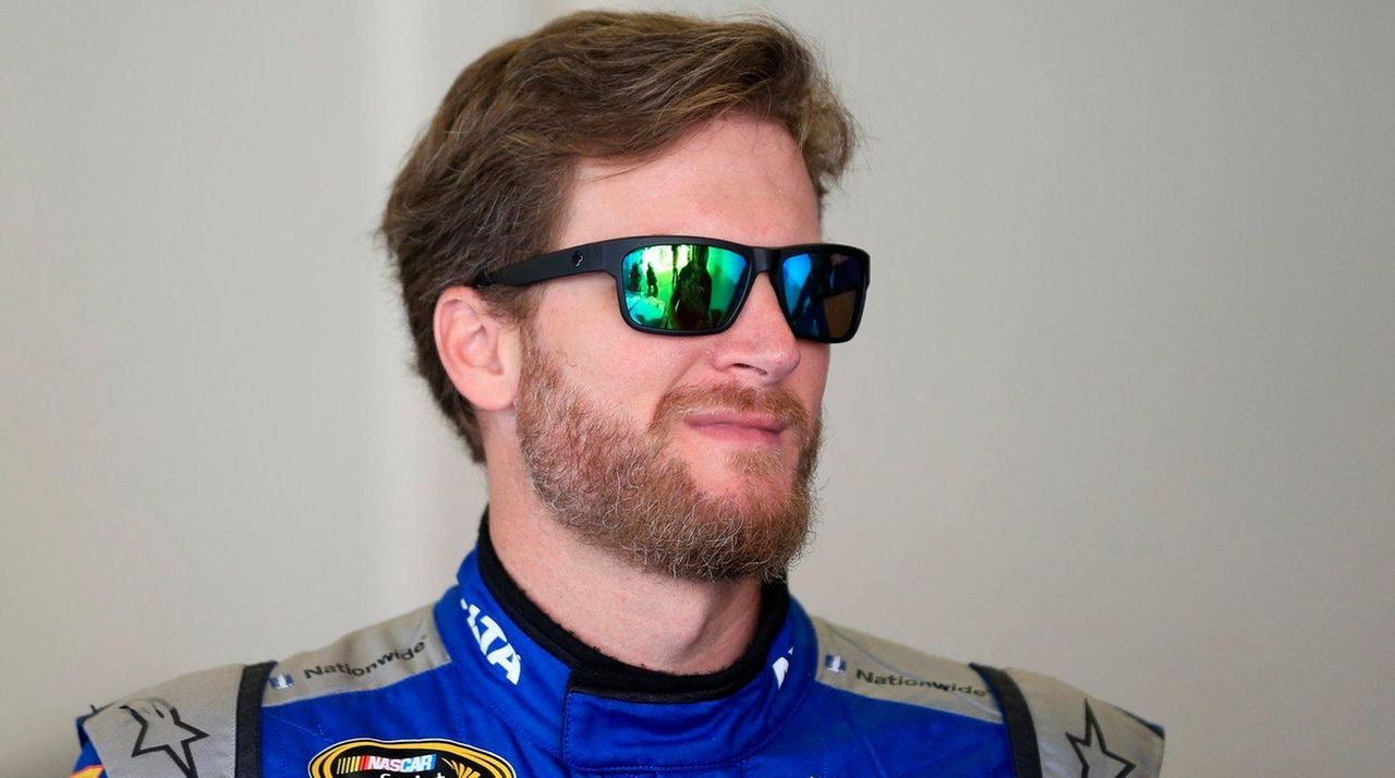 Dale Earnhardt Jr To Miss Rest Of Nascar Season With Concussion Newsday