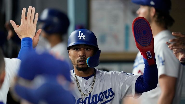 Clayton Kershaw tosses 2-hit ball over 5 innings and Dodgers beat