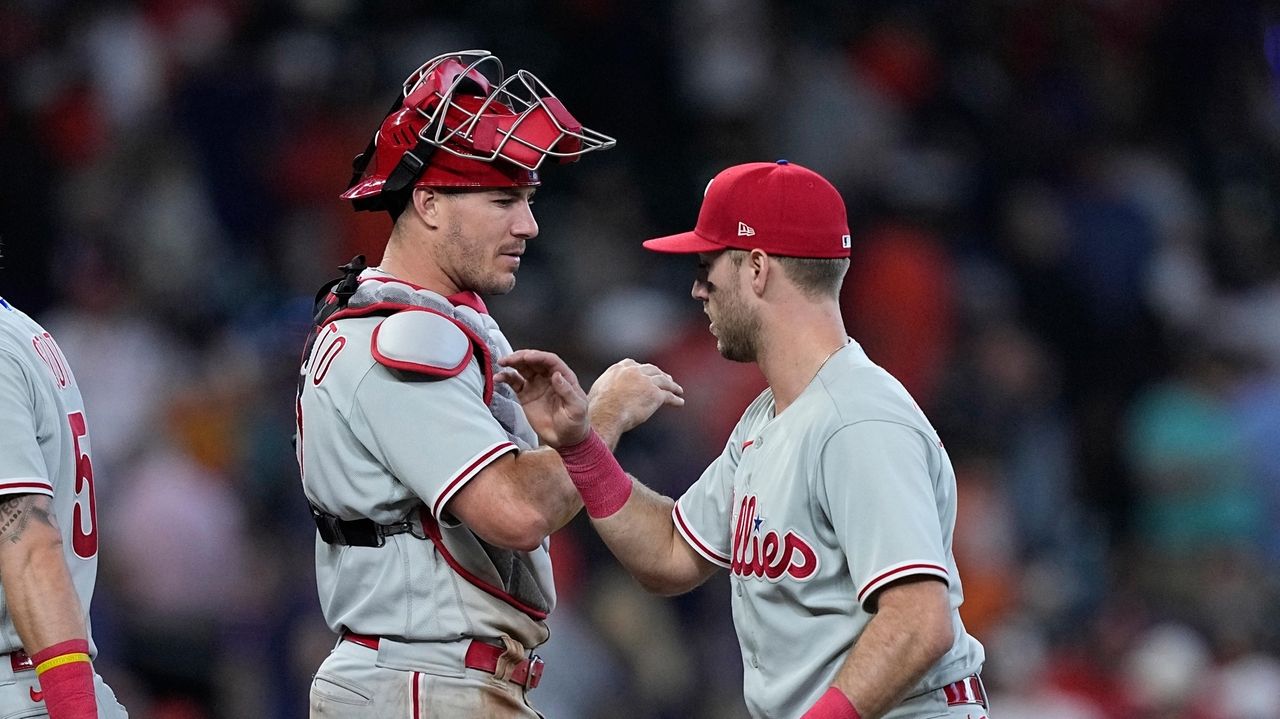 Wheeler throws 6 shutout innings, Phillies beat Astros 6-1 - Newsday