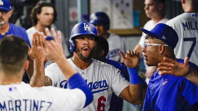 Dodgers win 9th in a row with 6-2 victory over Brewers in matchup of NL  division leaders - Newsday