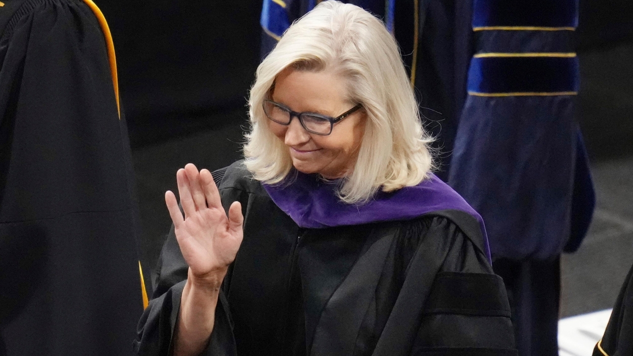 Liz Cheney urges graduates not to compromise with the truth in commencement speech - Vimarsana News