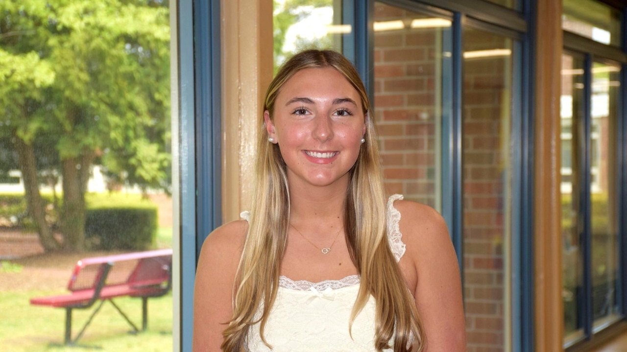 Bellport High grad Sara Repper wins Youth Humanitarian Award