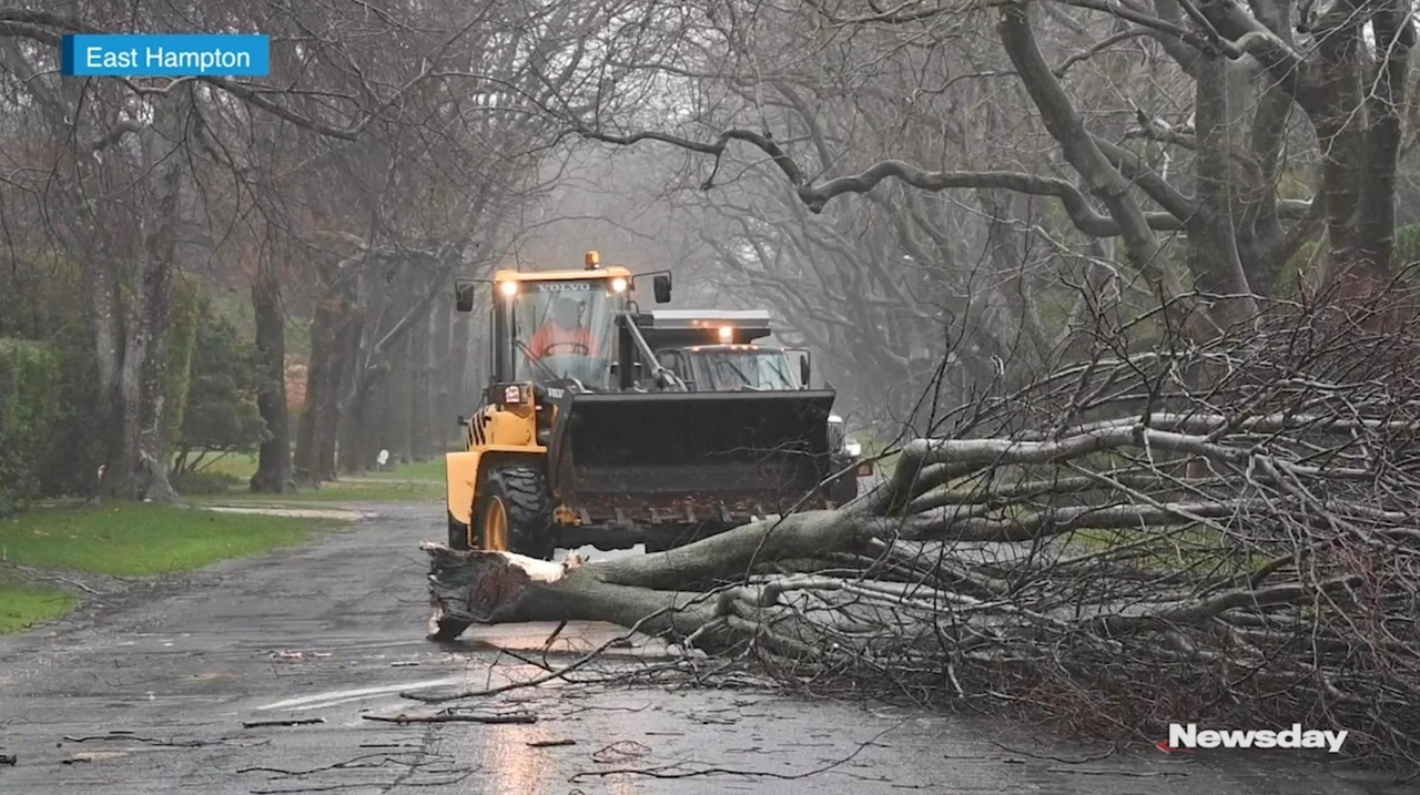 Outages dip after storm knocked out power to thousands on Long Island