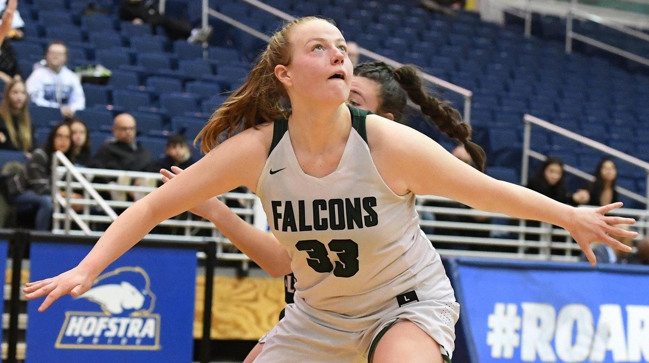 Locust Valley girls' streak ends in state 'B' Regional final Newsday