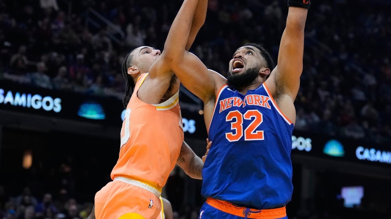 NBA Playoff Fever: Knicks-Cavs Face-Off Ignites Eastern Conference Battle