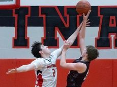 Vales' defense helps Mount Sinai boys basketball secure playoff berth