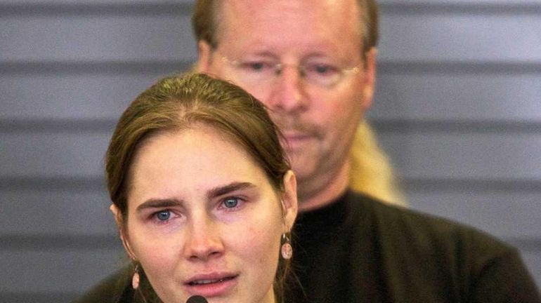 Amanda Knox addresses the media in Seattle. (Oct. 4, 2011)