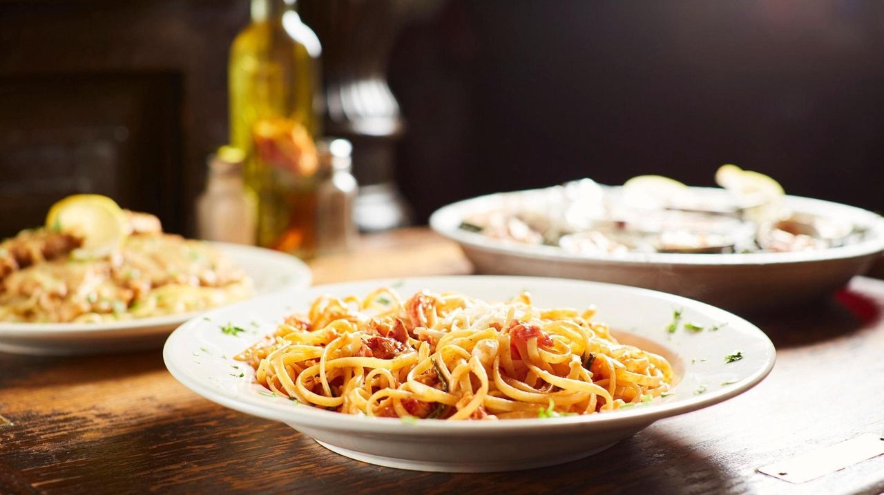 Why Vincent's Clam Bar in Carle Place still has a devoted following