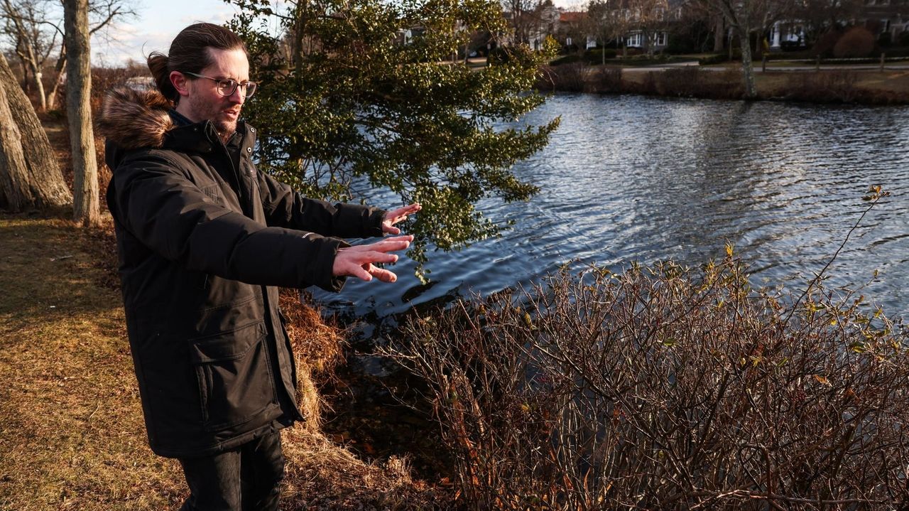 Brightwaters Installs Native Plants to Preserve Lake Ecology