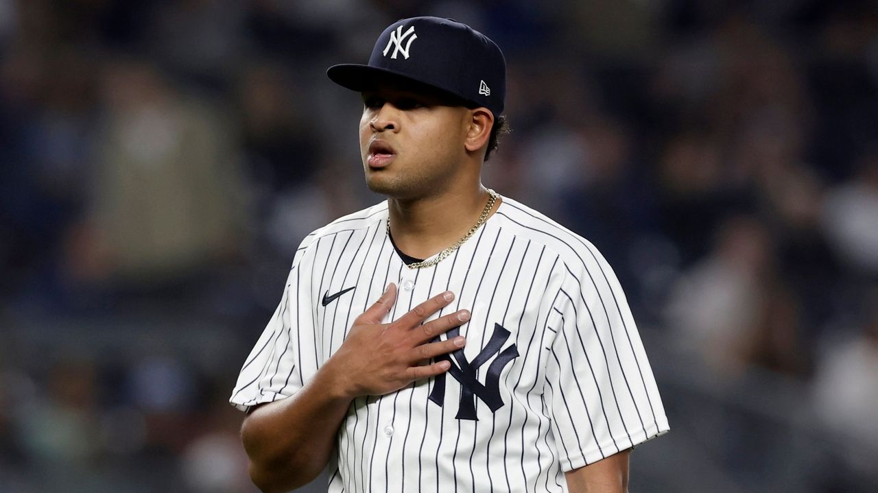 Randy Vasquez gets 1st career win, Yankees split doubleheader vs