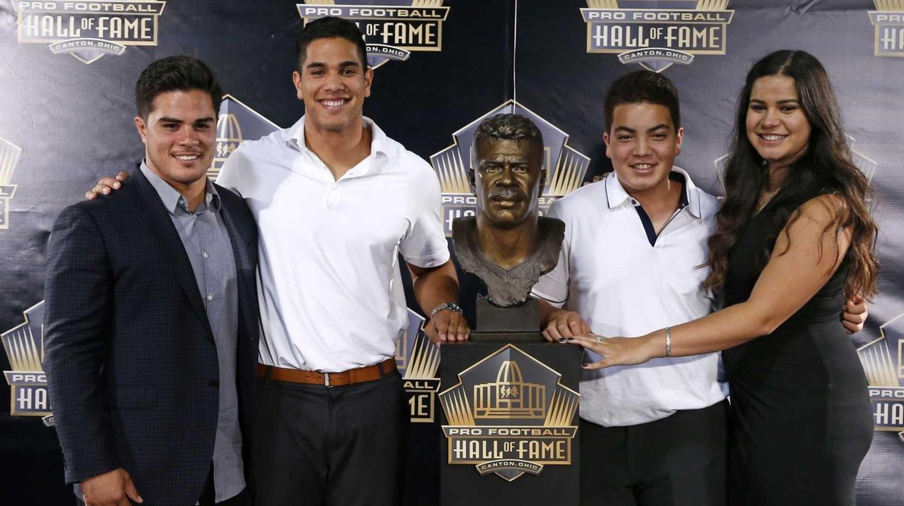 Junior Seau's family reportedly won't be allowed to speak at Hall of Fame  ceremony