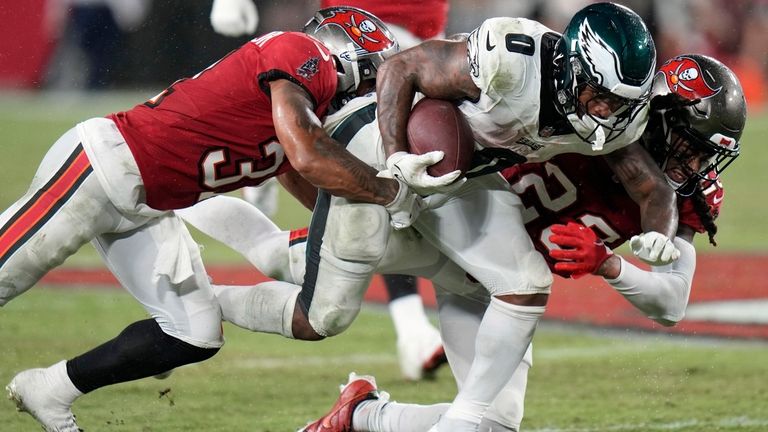 Jalen Hurts throws for TD, runs for another as Eagles thump Buccaneers  25-11 to remain unbeaten - Newsday