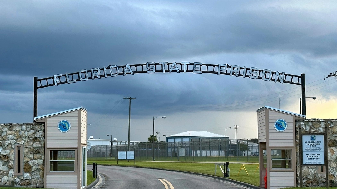 Man who set neighbor on fire during a home burglary set to be executed in Florida