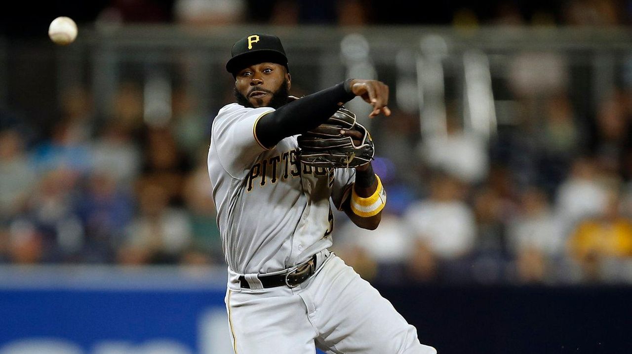 Should the Mets go after Starlin Castro or Josh Harrison?