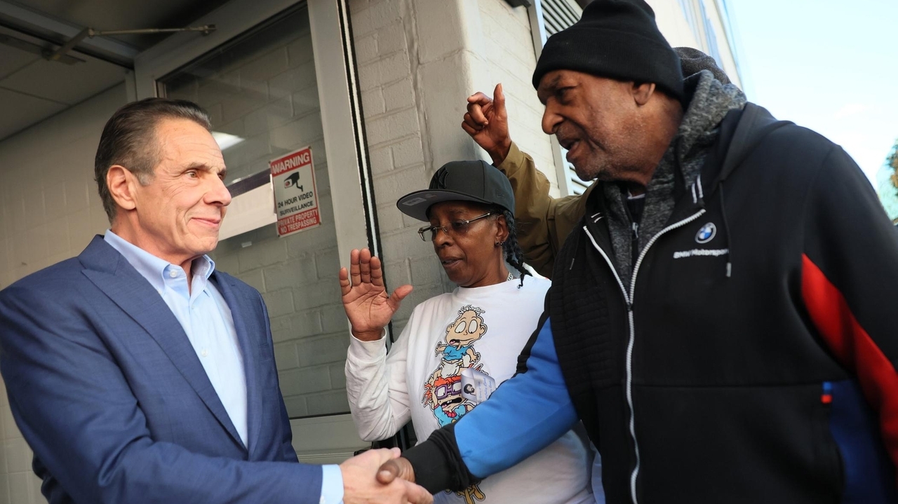 Andrew M. Cuomo cuts Zohran Mamdani's lead in NYC mayoral race by half ...