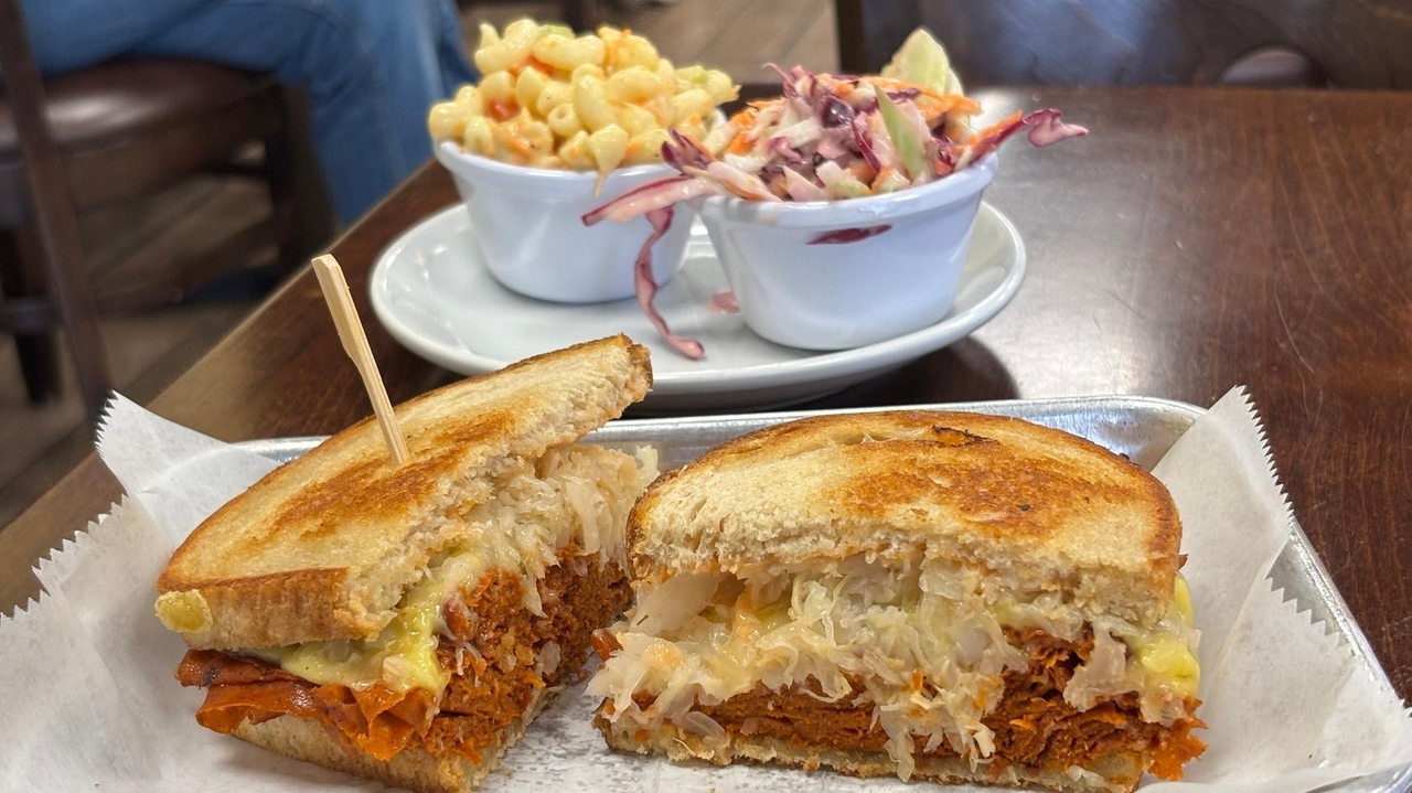 Pastrami, cheesesteaks and heroes go vegan at this Long Island deli