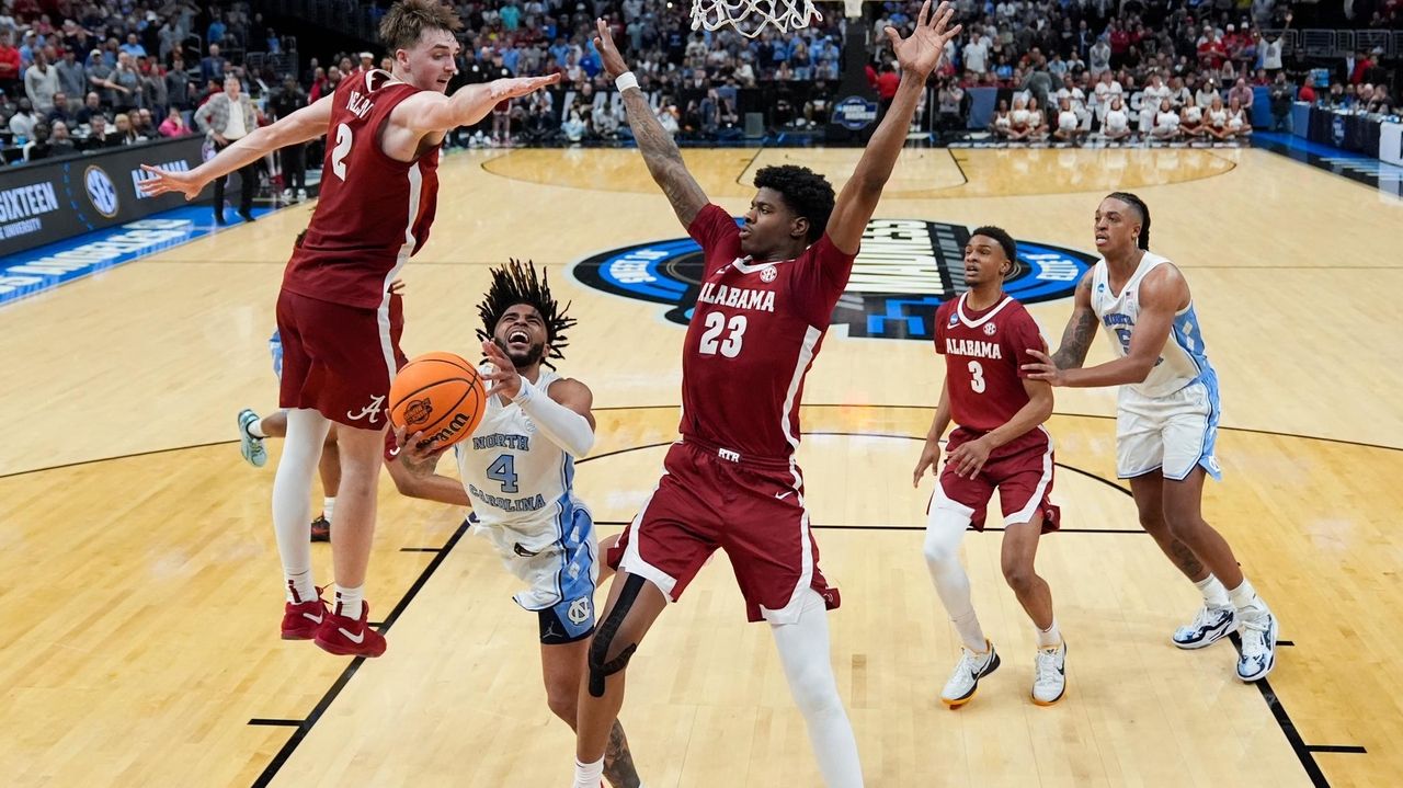 Alabama holds off top-seeded North Carolina 89-87 to reach Elite Eight ...