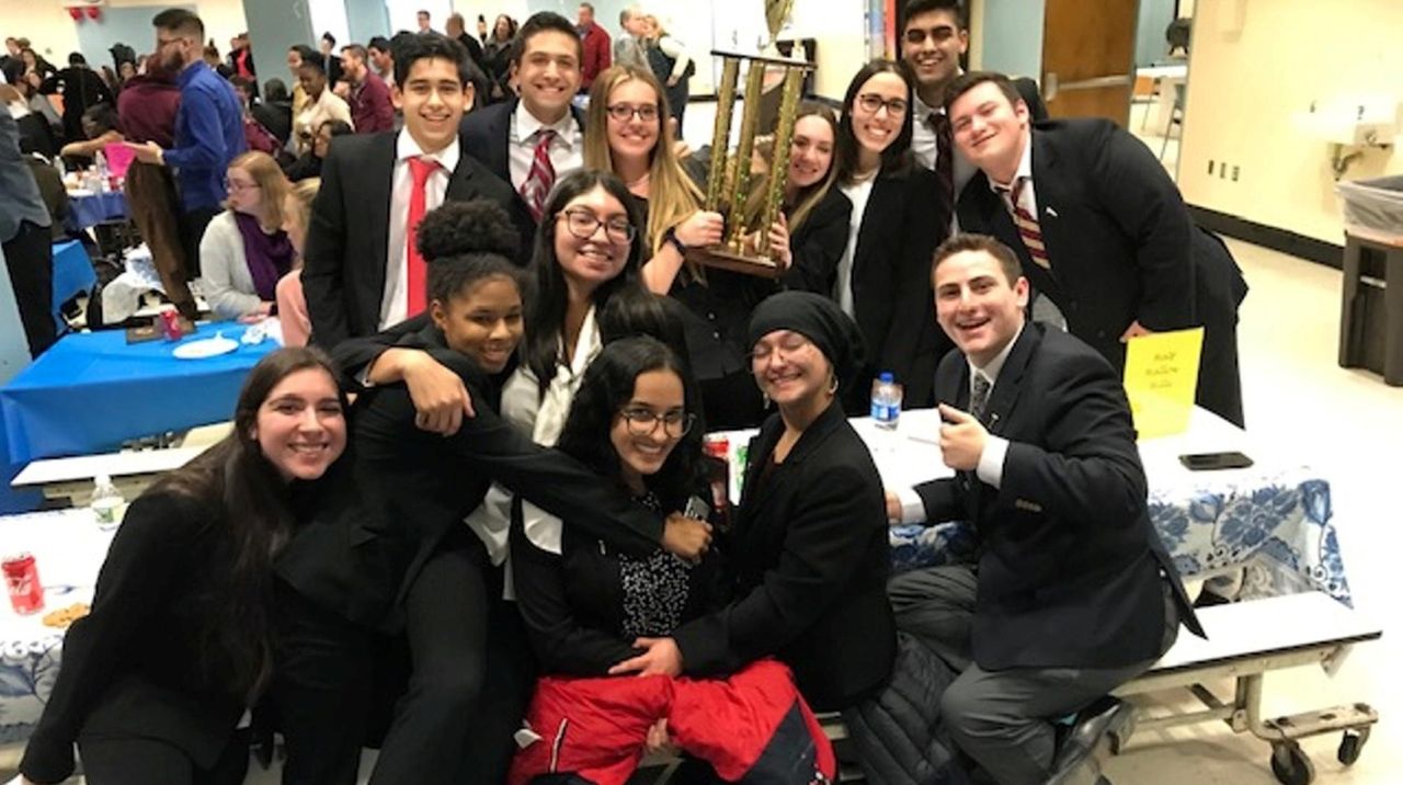 Half Hollow Hills High School East Wins We The People Newsday 