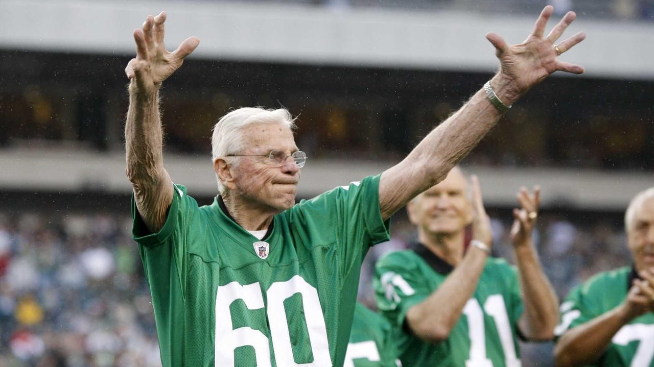 Chuck Bednarik, NFL Hall of Famer, Dies at Age 89, News, Scores,  Highlights, Stats, and Rumors