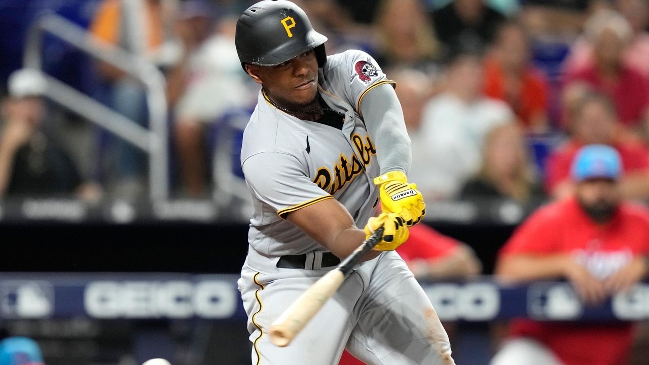 With Ke'Bryan Hayes back in fold, Pirates' lineup clicking up top