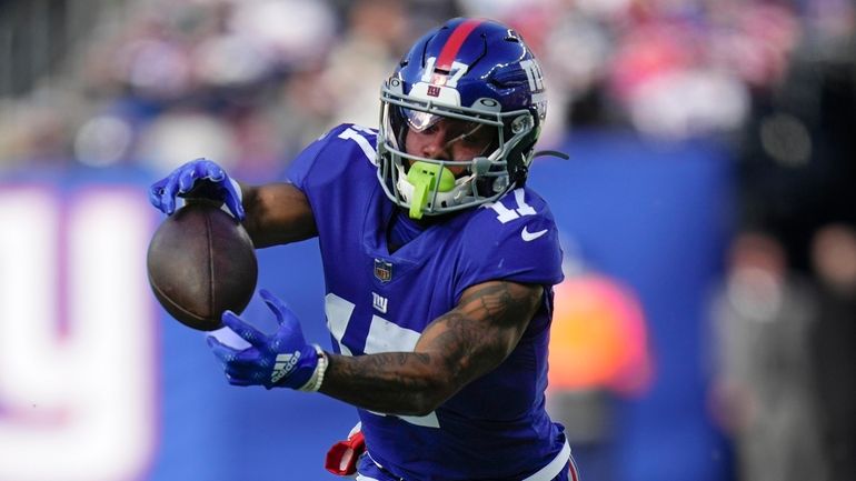 New York Giants wide receiver Wan'Dale Robinson makes a catch during...